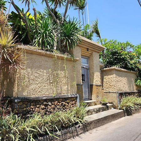 Villa Nesanur - Comfortable & Spacious Beachside Sanur Exterior photo