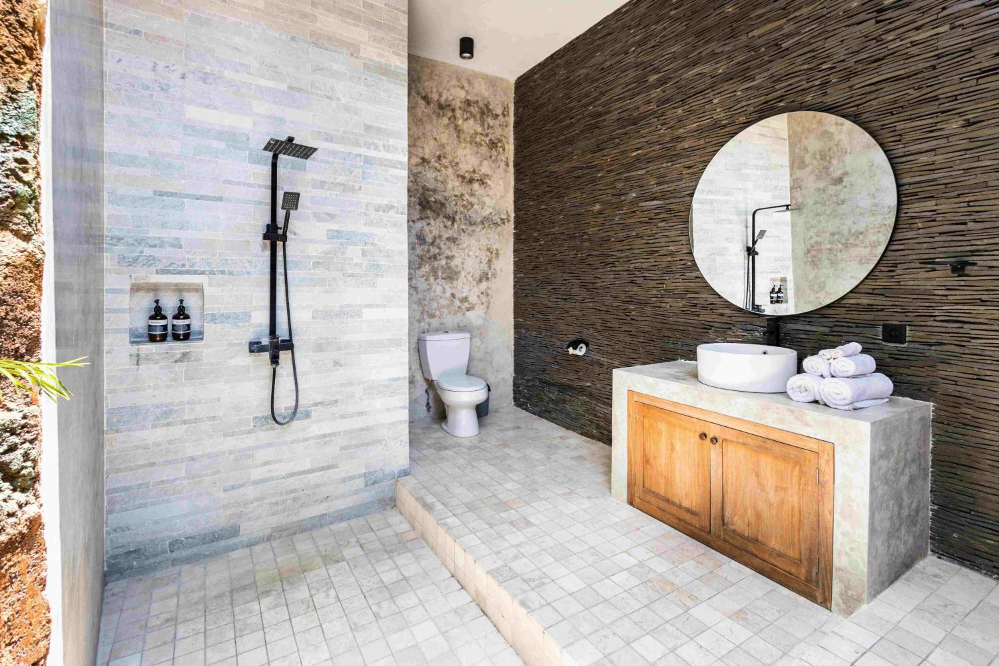 Villa Nesanur - Comfortable & Spacious Beachside Sanur Exterior photo